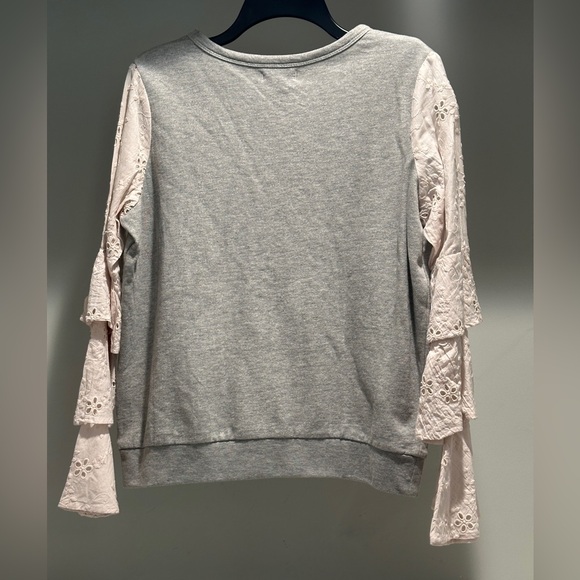 NWT THML “Simply Chic” Eyelet Ruffle Sleeve Sweatshirt Women’s Size Medium - Picture 3 of 6